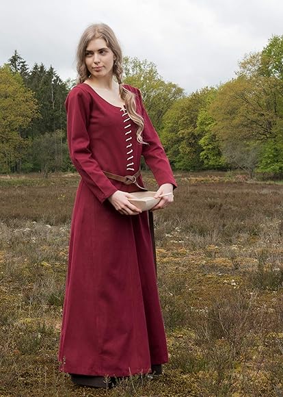 medieval woman clothes