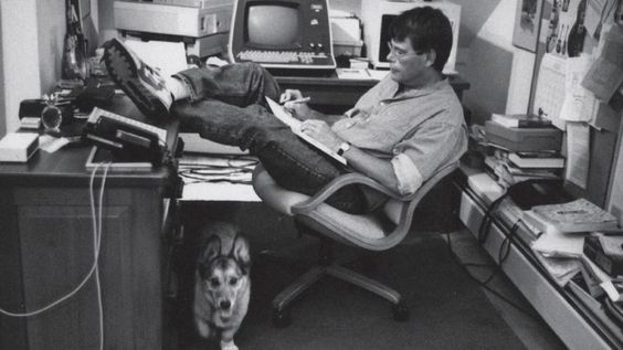 a picture of stephen king sticking to his own writing schedule